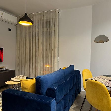 Am Apartment Tirana Esterno foto